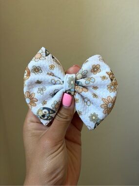 Floral Bow Hair Clip in White and Tan 4 inch